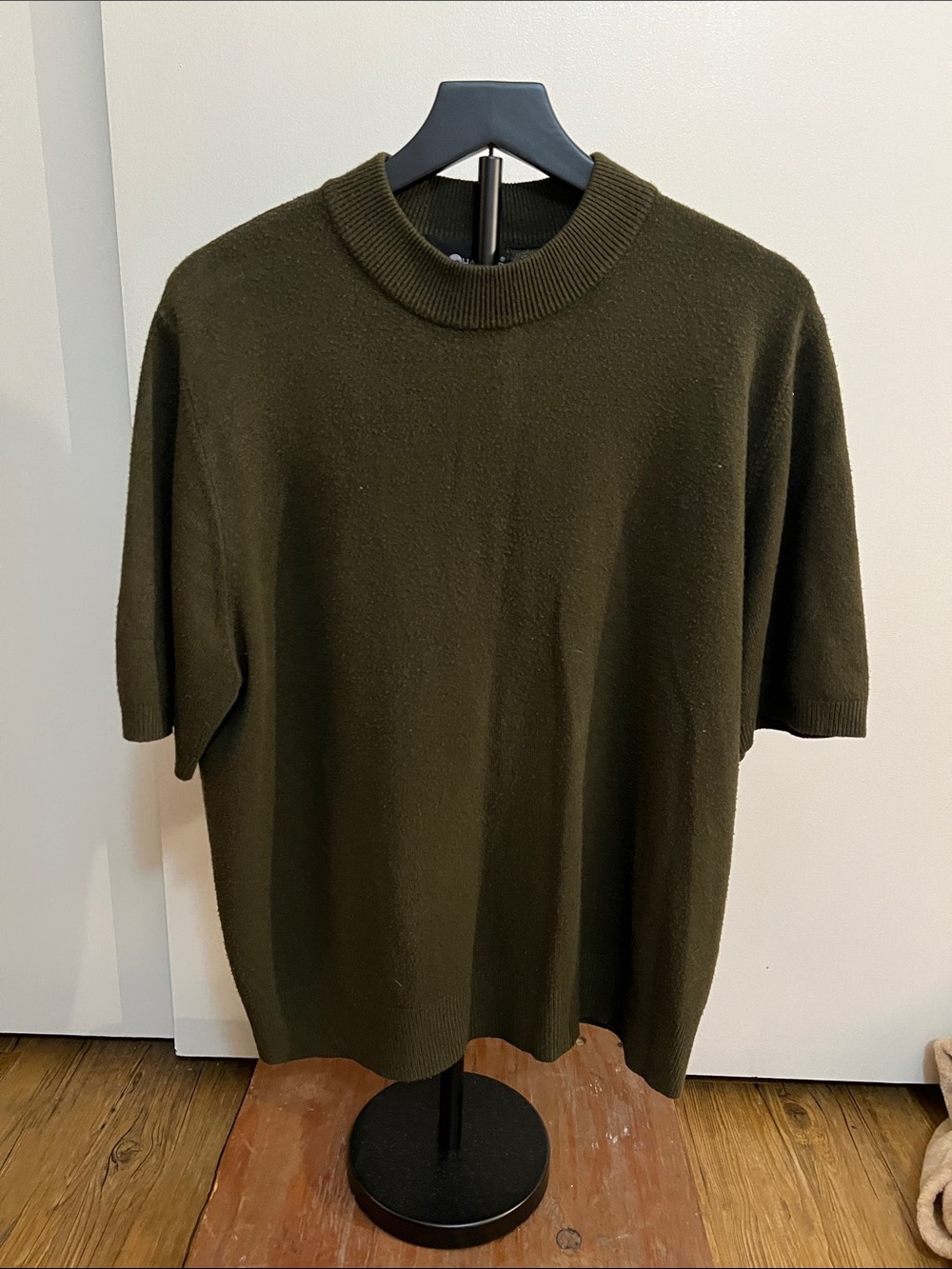 Womenās Sag Harbor Short-Sleeve Crewneck Knit Shirt in Olive Green